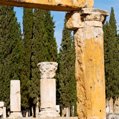 ve Roma Tapınağı geçmiş pamukkale eski İnşaat olarak