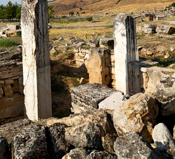 E a história do templo romano pamukkale construção antiga em como — Fotografia de Stock