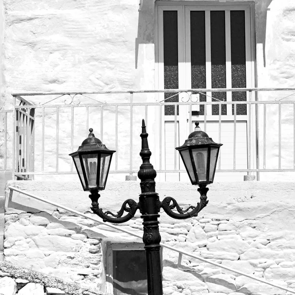 Régi építészet Görögország sziget ablak és ajtó fehér col — Stock Fotó
