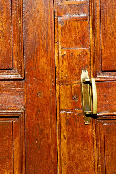 Vecchia porta e legno — Foto Stock