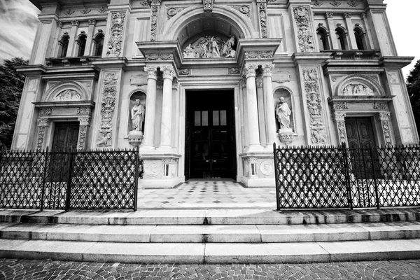 Património arquitetura antiga em itália europa milan religião — Fotografia de Stock