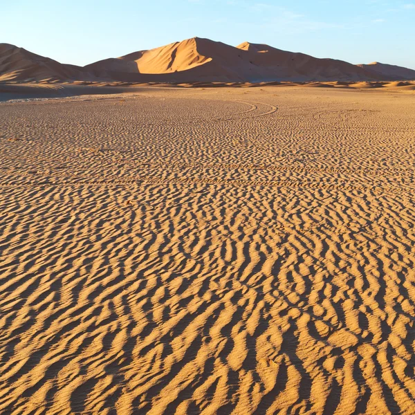 Em oman velho deserto esfregar al khali o quarto vazio e ao ar livre — Fotografia de Stock