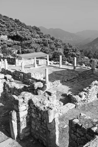 Ruïnes van steen en theater in antalya arykanda Turkije Azië sky een — Stockfoto