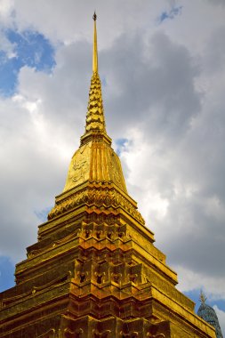    Bangkok yağmur gökyüzü ve renkleri din   