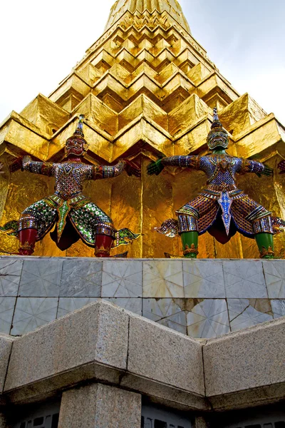 Asia tailandia en colores techo wat palacios cielo mosaico —  Fotos de Stock