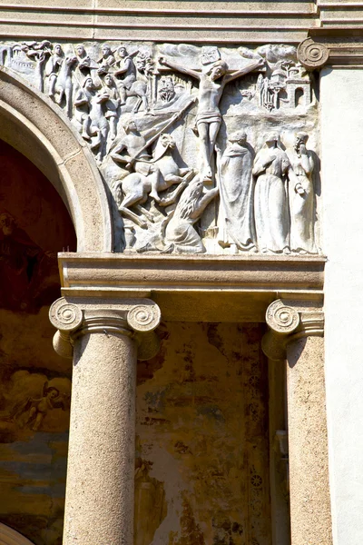 Parede milan em itália igreja velha parede de concreto doric jesus sta — Fotografia de Stock
