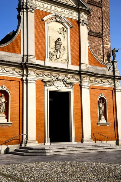 Church  in  the mozzate  old     brick tower sidewalk italy  lo — Stock Photo, Image