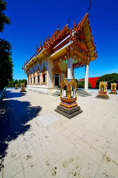 Kho samui bangkok in thailand insnijding van de Boeddha bestrating si — Stockfoto