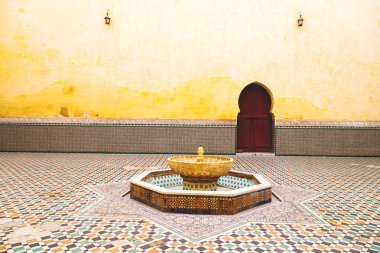 Fas Afrika eski antika inşaat mousque dostum çeşme