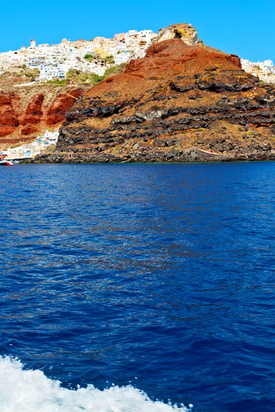 Från en båt i santorini stenar himlen — Stockfoto