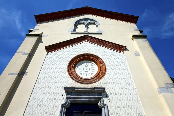 Crugnola y Fabaic sunny day rose window — стоковое фото