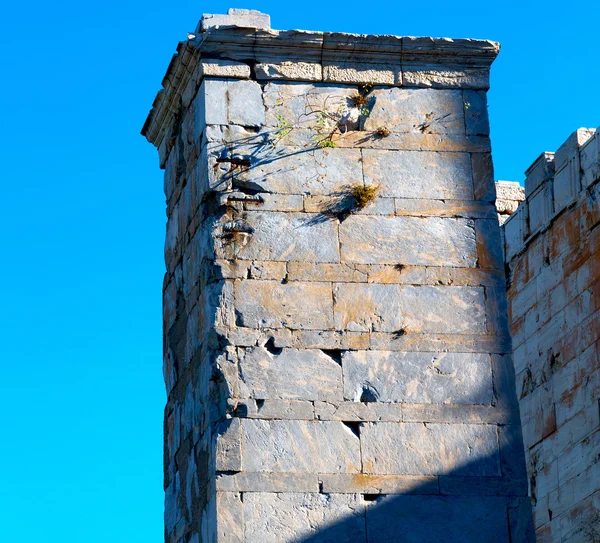 Tijolo velho towert e mármore na Europa Acrópole de Atenas e o céu — Fotografia de Stock