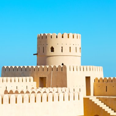 Umman Muscat eski savunma fort battlesment gökyüzü bir