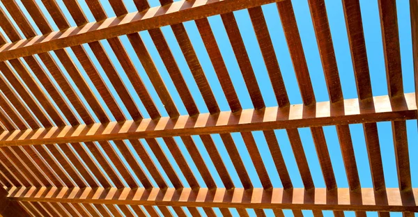 En oman el techo de madera —  Fotos de Stock