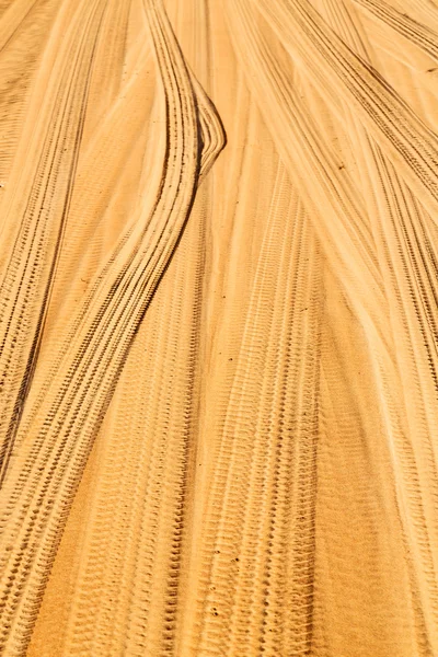 Пустынная дорожка из песка — стоковое фото