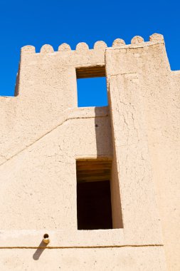 Umman Muscat eski savunma fort battlesment gökyüzü bir