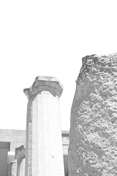 В старой каменной колонне - приветствие — стоковое фото