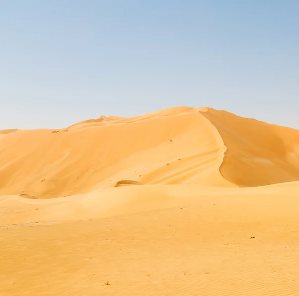 V Ománu starý poušť rub al Kali prázdné čtvrtletí a venkovní — Stock fotografie