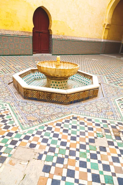 Fountain in morocco africa old antique construction  mousque pal — Stock Photo, Image