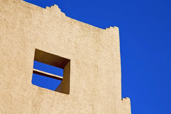 Minare din ve mavi gökyüzü geçmiş sembolünde — Stok fotoğraf
