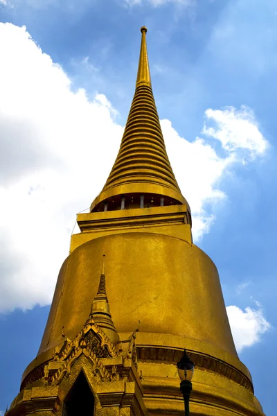 タイ バンコク雨寺抽象クロス色通り — ストック写真