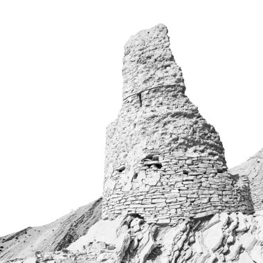 Umman eski köy evi ve bulutlu gökyüzü terk