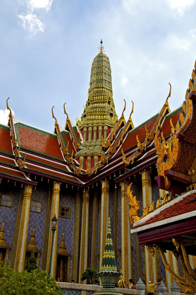 Asie Thajsko bangkok déšť chrám abstraktní květ — Stock fotografie