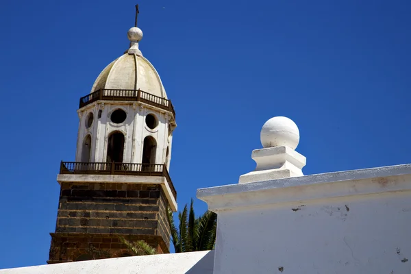 I teguise arrecife lanzarote terrass kyrka klockstapel — Stockfoto