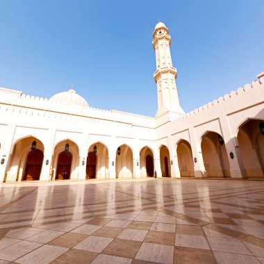 Umman muscat oteli eski Camii Minare ve din gökyüzü temizleyin