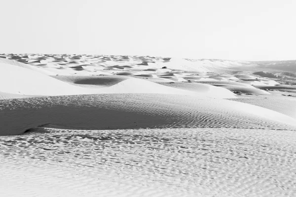 V Ománu starý poušť rub al Kali prázdné čtvrtletí a venkovní — Stock fotografie