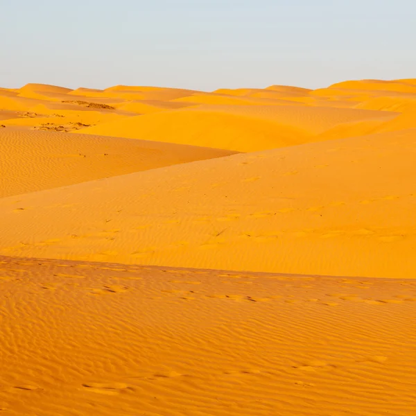 Em oman velho deserto esfregar al khali o quarto vazio e ao ar livre — Fotografia de Stock