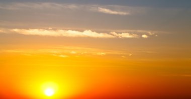 aşağı düşen Umman güneşte  