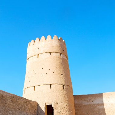 Umman Muscat eski savunma fort battlesment gökyüzü bir