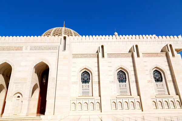 In oman muscat the old mosque minaret and religion in clear sky — Stock Photo, Image