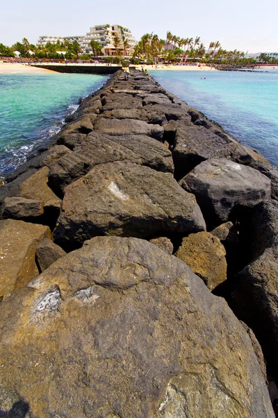 Weiße Küste lanzarote spanien strand hotel wasser und — Stockfoto