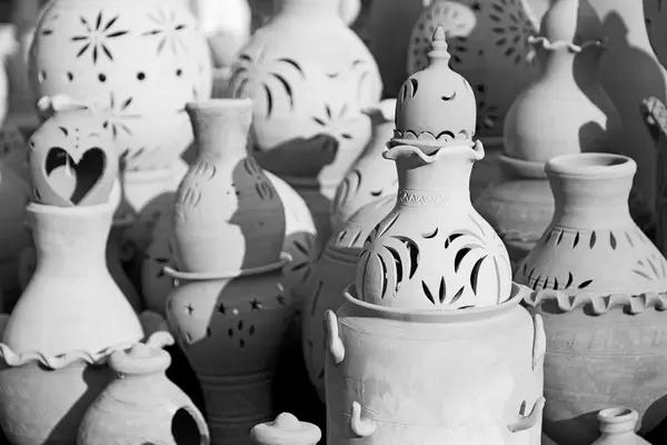 In oman muscat the old pottery market sale manufacturing contain — Stock Photo, Image