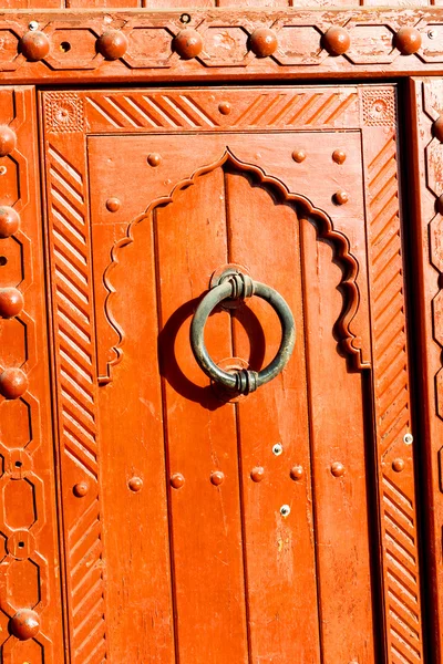 In oman antique door entrance and decorative   handle for backgr — Stock Photo, Image