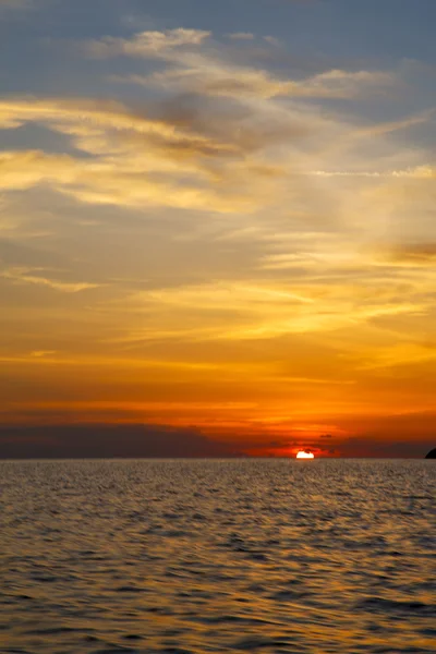 Nascer do sol barco mar tailândia kho tao baía e sul da china — Fotografia de Stock