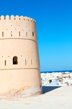 Umman Muscat eski savunma fort battlesment gökyüzü bir