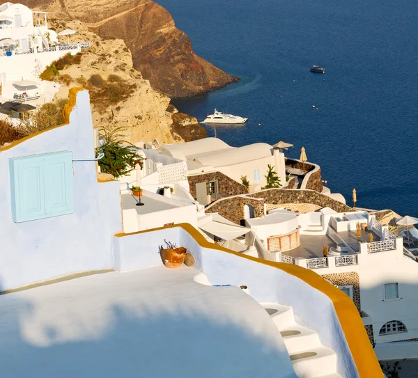 Zee in het platform Europa Cycladen santorini oude stad wit — Stockfoto
