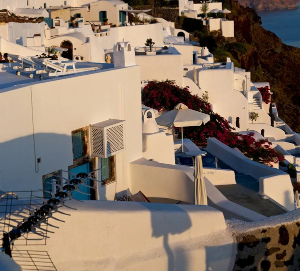 Mar na arquitetura europa ciclades santorini cidade velha branco — Fotografia de Stock