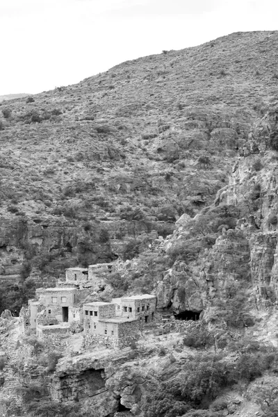 En oman montaña la vieja casa abandonada del arco del pueblo y cl —  Fotos de Stock