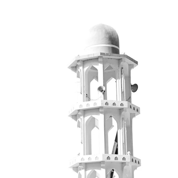Dalam muscat oman masjid tua menara dan agama di langit yang jelas — Stok Foto