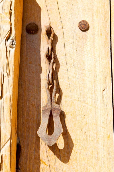 In oman antique door entrance and decorative   handle for backgr — Stock Photo, Image