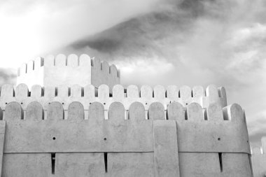 Umman Muscat eski savunma fort battlesment gökyüzü bir