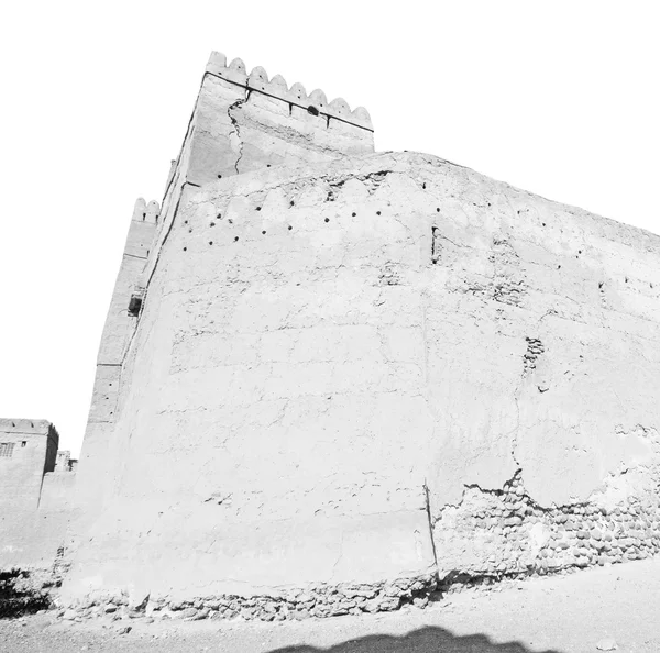 In oman    muscat    the   old defensive  fort battlesment sky a — Stock Photo, Image