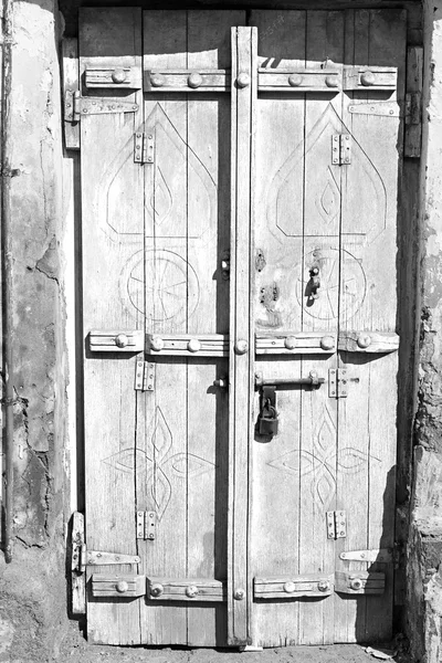 In oman oude houten deur — Stockfoto
