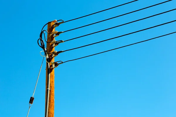 V Ománu elektrický kabel — Stock fotografie