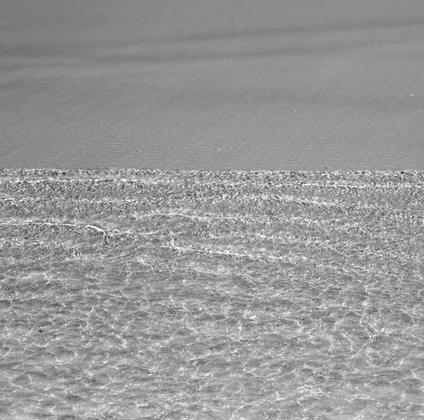 Em oman a cor e reflexo borrado do mar árabe oceano — Fotografia de Stock