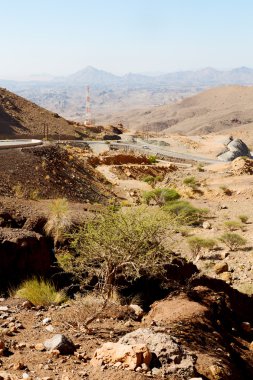 Umman eski dağ gorge ve kanyon derin bulutlu gökyüzü 